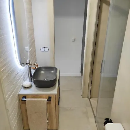 Апартаменти Apartamento En El Centro De Esglesia